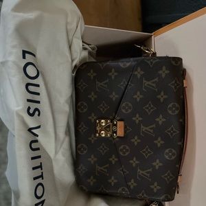 Louis Vuitton Metis Pochette